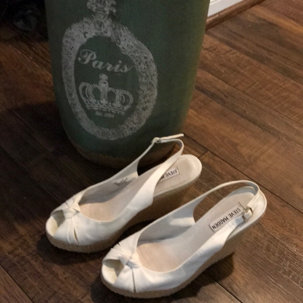 Steve Madden platform peep toe slingbacks